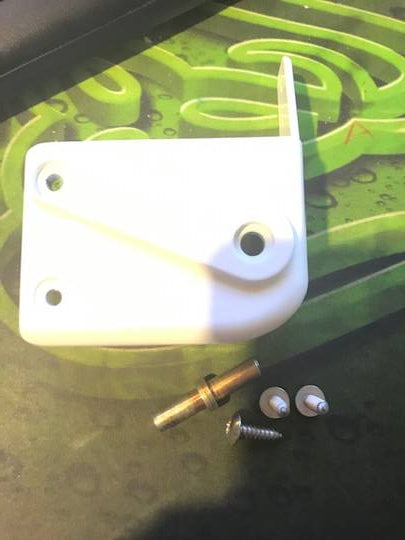 Fisher & Paykel Hinge Lower Replacementright Hand Bottom Hinge, 884175