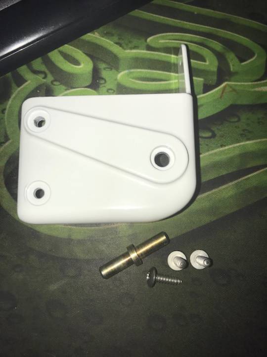 Fisher & Paykel Hinge Lower Replacementright Hand Bottom Hinge, 884175