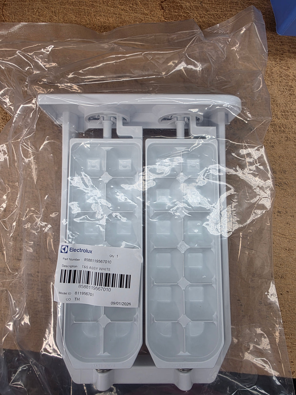 Electrolux Westinghouse Fridge Ice Cube Tray Assy WBE4514SA WBE5314SA