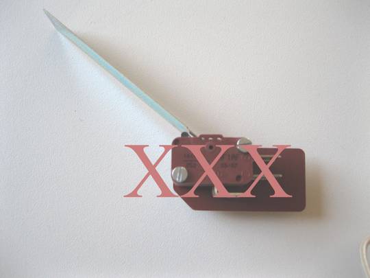 Smeg Oven Door Microswitch Dual SNZ340GSS, SNZ340GW, SA392EB, SA392EB/1, SA392NE, SA392NE/1, SA398X-5, SA398X, ***814490182